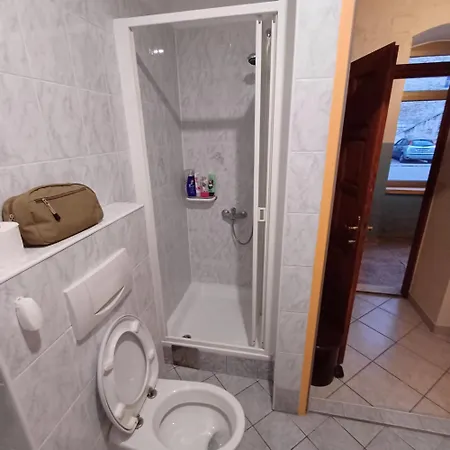 Maria Lussi 6 * Πούλα