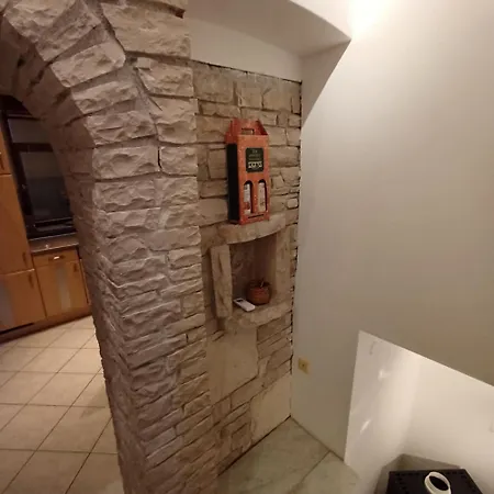 Διαμέρισμα Maria Lussi 6 *